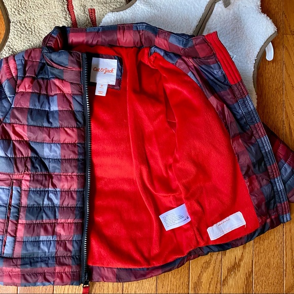 Like New! Toddler Boys Outerwear Lot- 2 Vests and Hooded Puffer Jacket - Picture 2 of 3